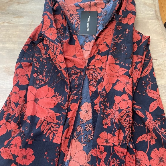 ❣️Pretty Little Thing navy and red floral two piece pant set NWT - Picture 6 of 8